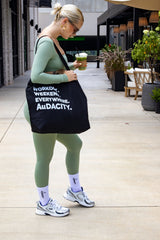 WORKOUT. WEEKEND. EVERYWHERE. Tote